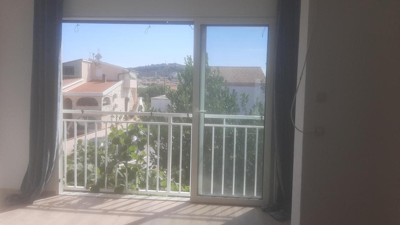 Basil Apartments And Rooms بيتينا الغرفة الصورة