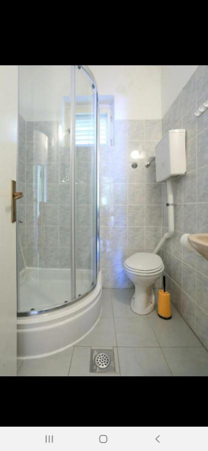 Basil Apartments And Rooms بيتينا المظهر الخارجي الصورة