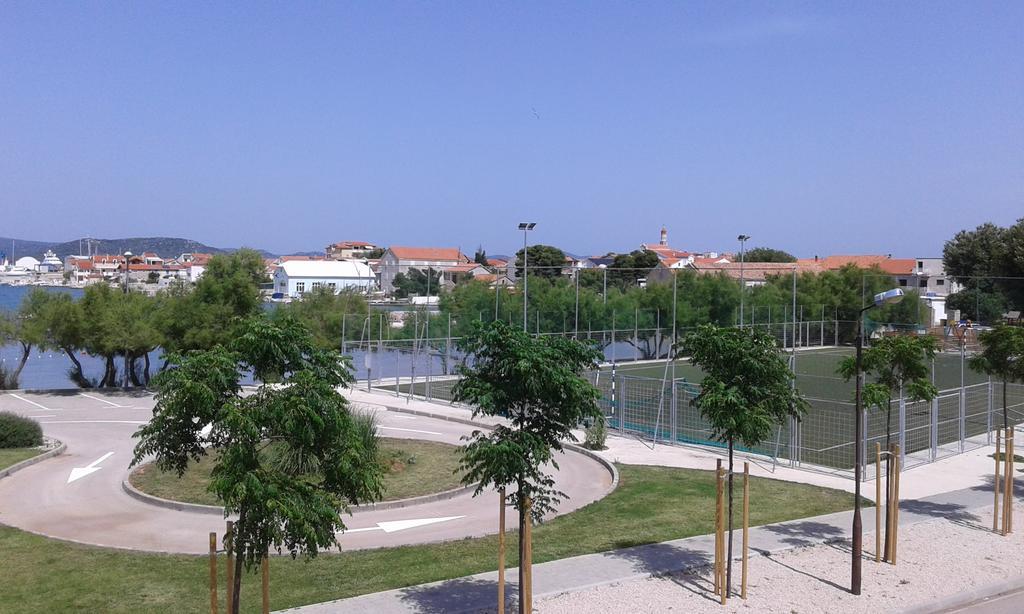 Basil Apartments And Rooms بيتينا المظهر الخارجي الصورة