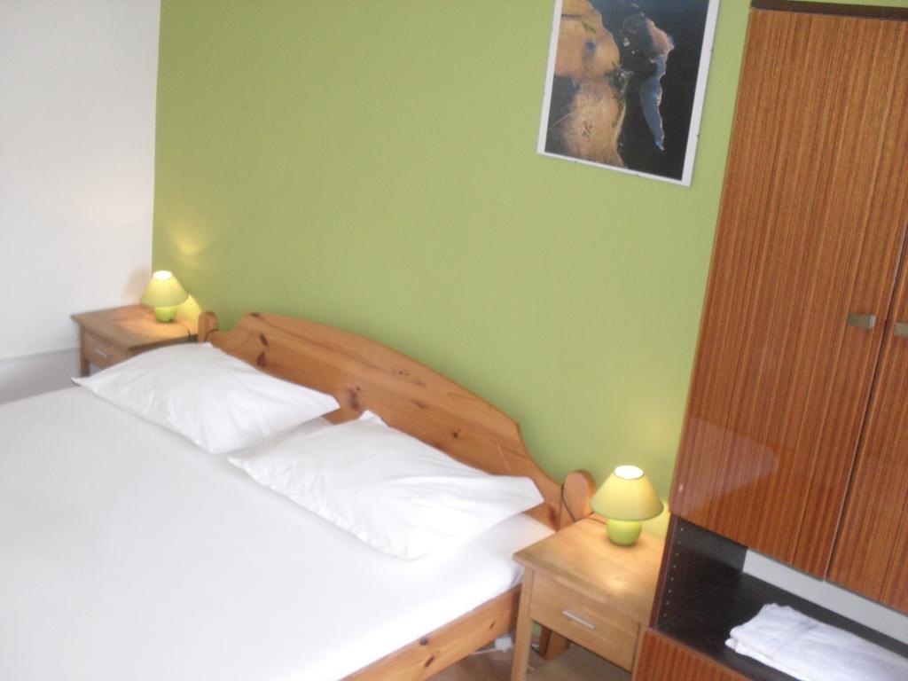 Basil Apartments And Rooms بيتينا المظهر الخارجي الصورة