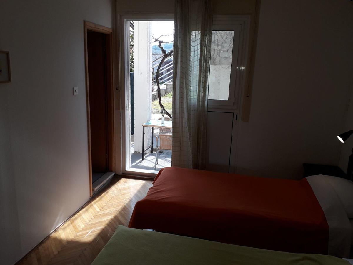 Basil Apartments And Rooms بيتينا المظهر الخارجي الصورة