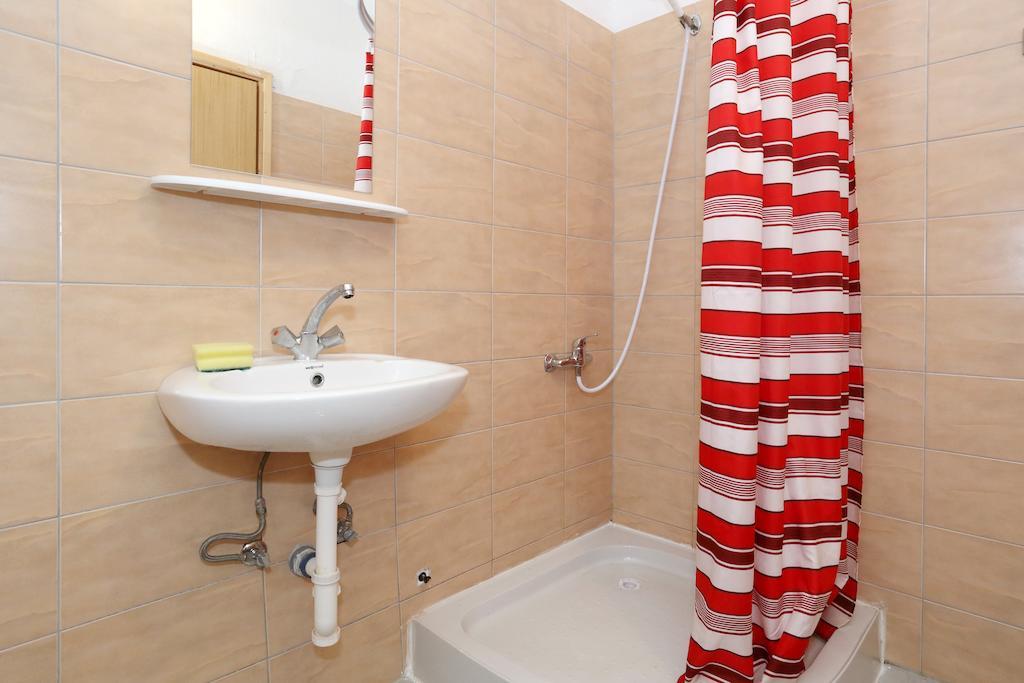 Basil Apartments And Rooms بيتينا الغرفة الصورة